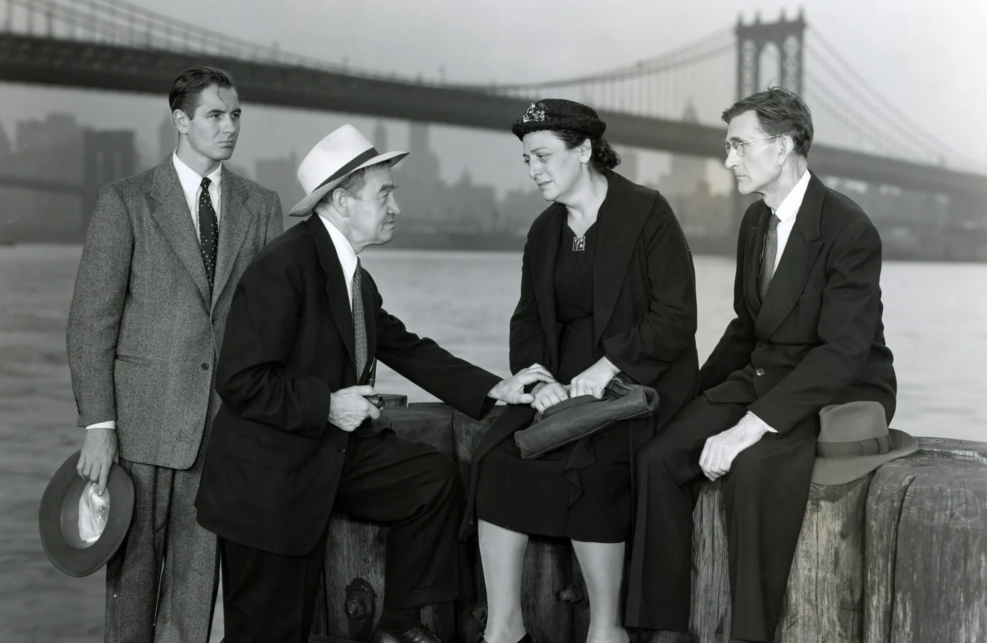 The Naked City (1948) - 10 Great Film Noirs without Femme Fatales
