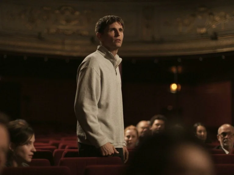 Yannick (2023) ‘IFFI’ Movie Review –  The Meta-narratives of Cinema and if Travis Bickle Was in The Audience
