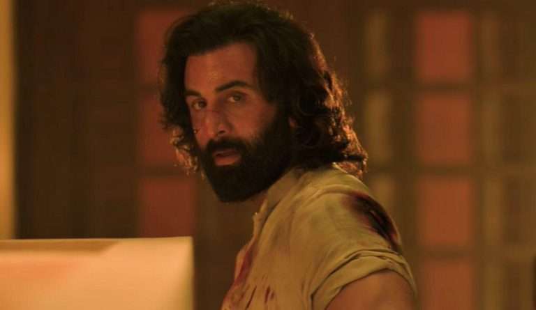 Animal (2023) Movie Review: Ranbir Kapoor’s Magnetic Performance Is Swallowed by Sandeep Reddy Vanga’s Overindulgent and Inconsistent Storytelling 