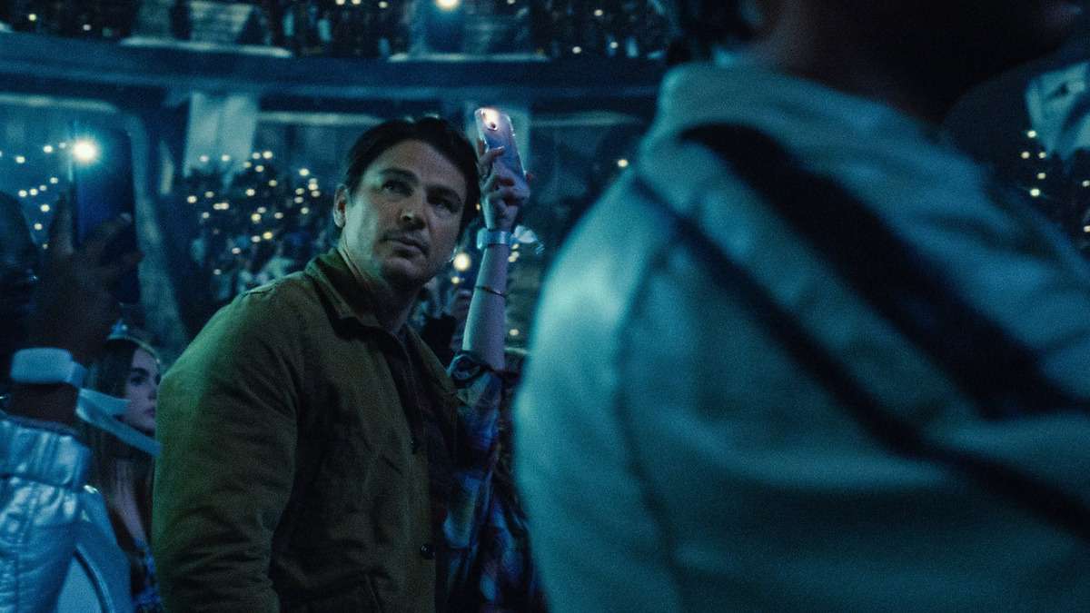 Another still from Trap (2024) ending.