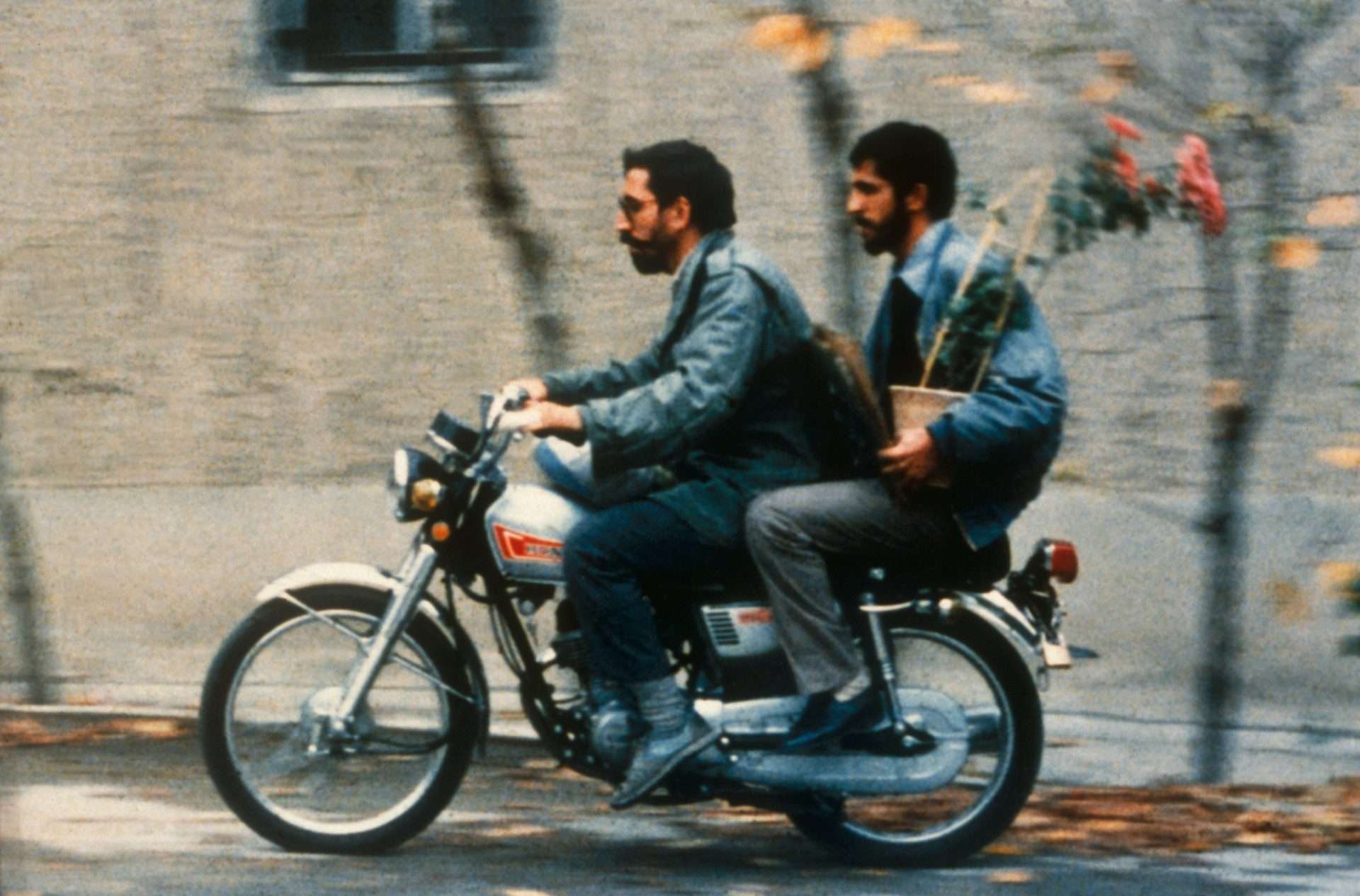 Close Up (1990)  10 Movies to Watch if you like ‘Cinema Paradiso’