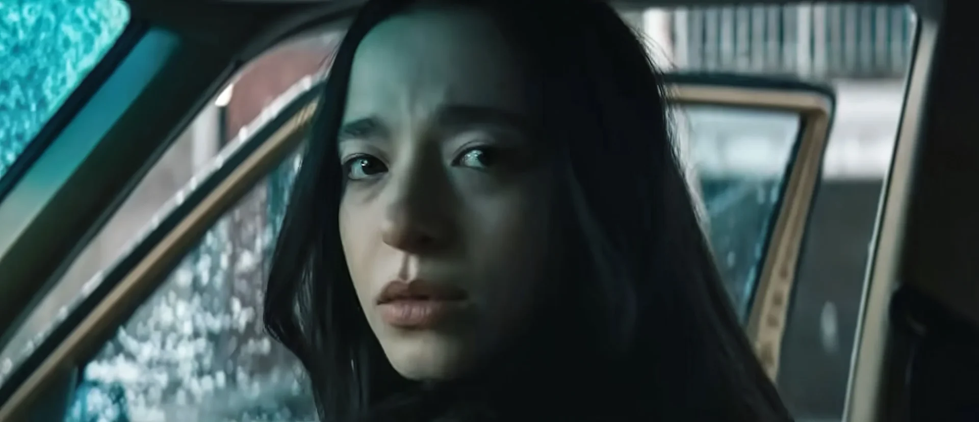 A still from Anora (2024). 