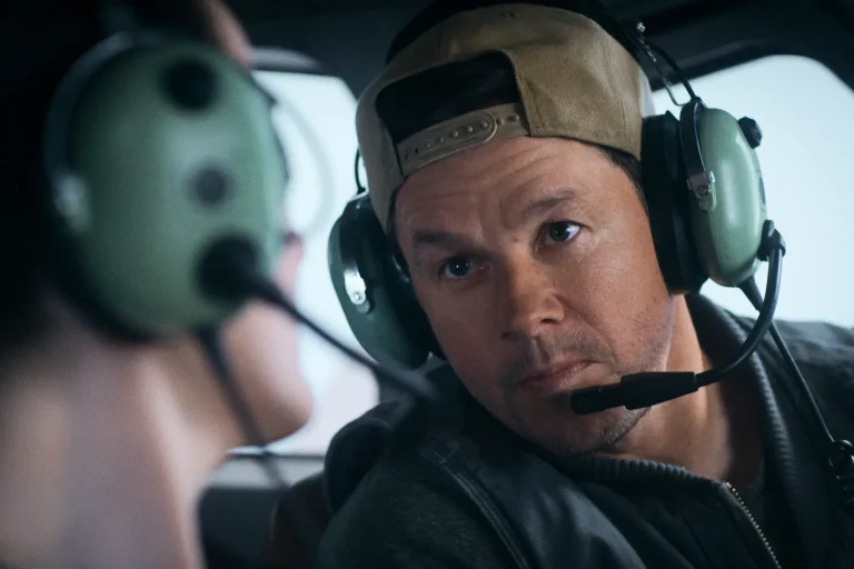 Flight Risk (2025) Movie Review: A Typical January Thriller Operating on Cruise Control