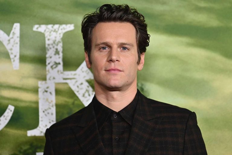 Broadway Superstar Jonathan Groff Gets the Ultimate Encore: An Honorary Doctorate!