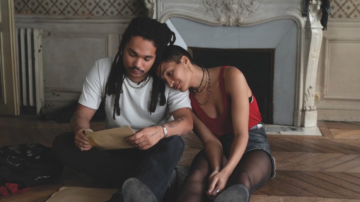 A still from Father Mother Sister Brother (2025). 
