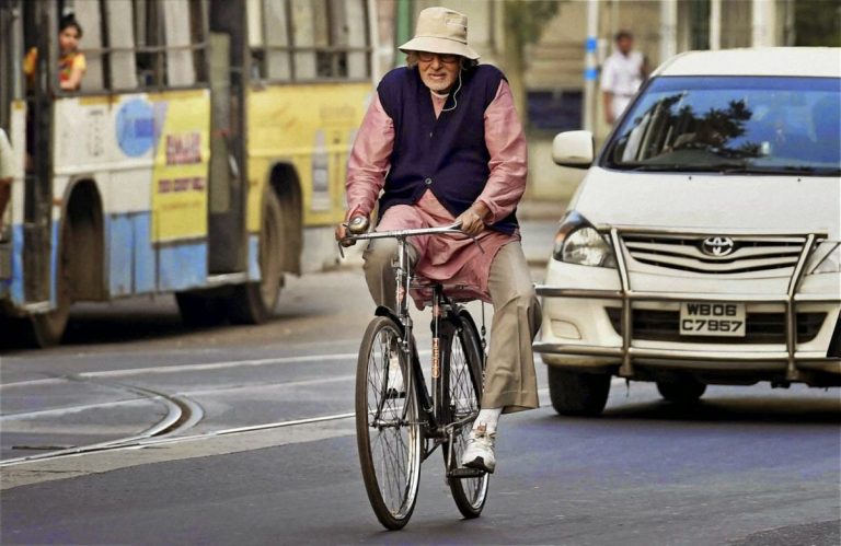 Props of ‘Piku’ & the Art of Saying without Telling