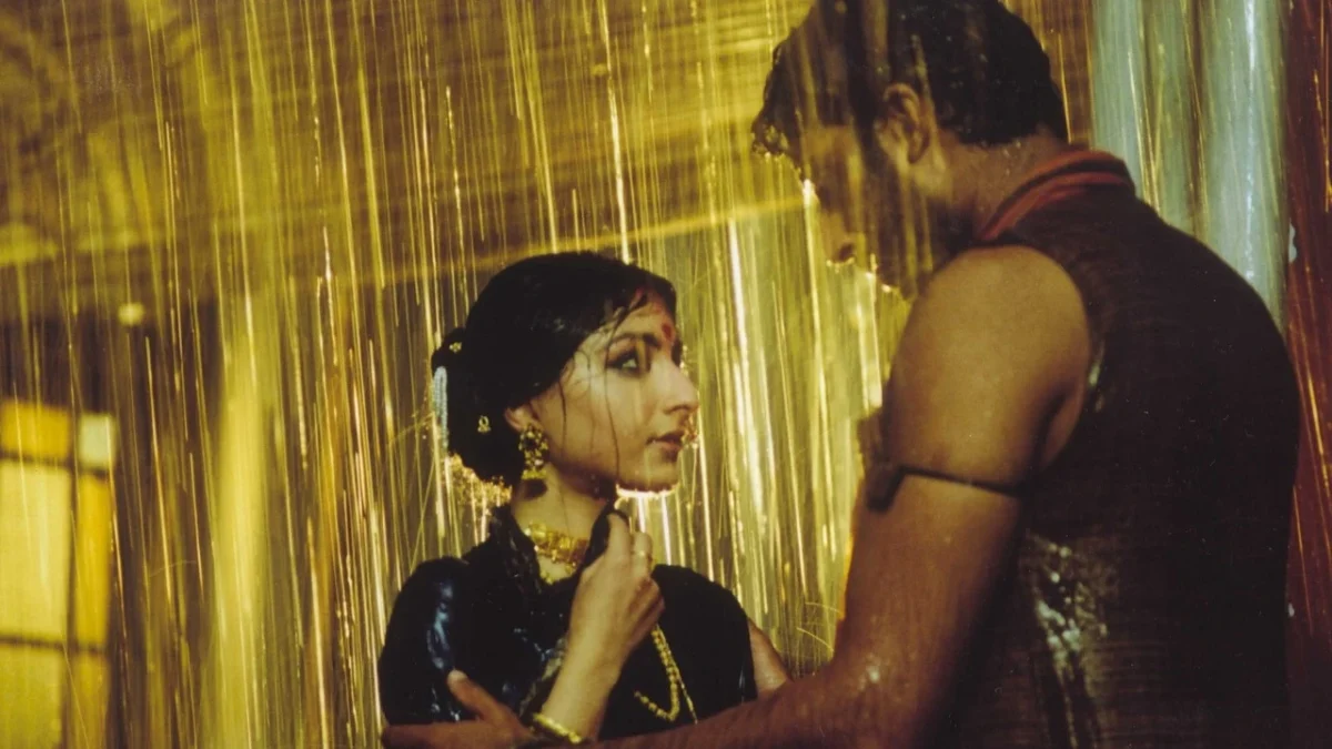 Antarmahal (2005) | Of Revelry And Reality: 10 Movies Centred Around Durga Pujo 