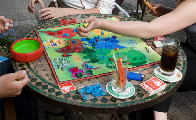 Live Games 2025: Studio Shows Replace Standard Tables