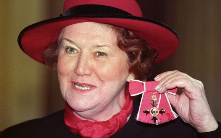 Patricia Routledge’s Curtain Call: “Keeping Up Appearances” Icon Passes Away at 96