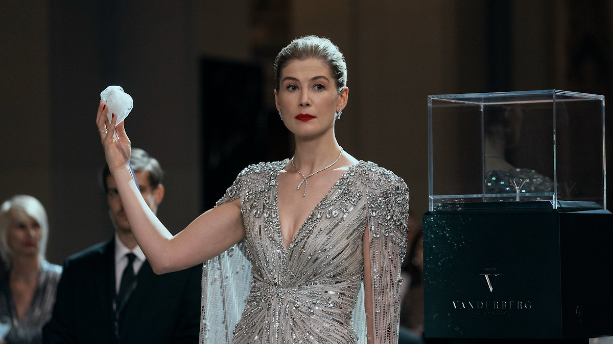 Rosamund Pike as Veronika Vanderberg in Now You See Me: Now You Don't (2025).