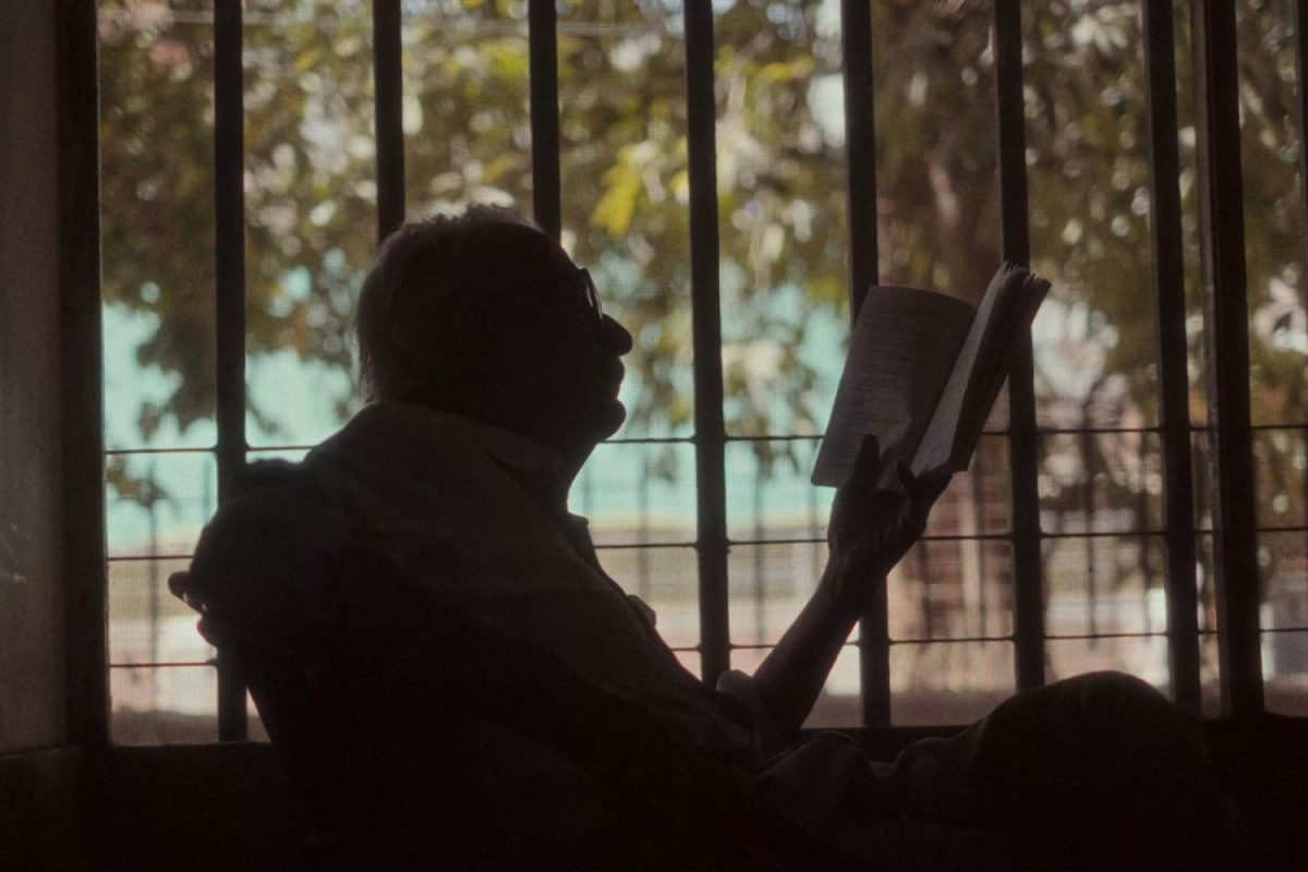 Chaar Phool Hai Aur Duniya Hai (2024)