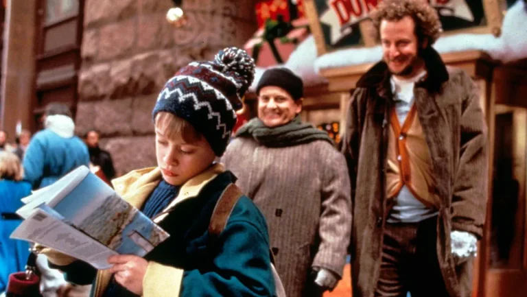 Home Alone 2: Lost in New York (1992) Movie Review: A Decadent and Uninhibited Romp Through Christmas